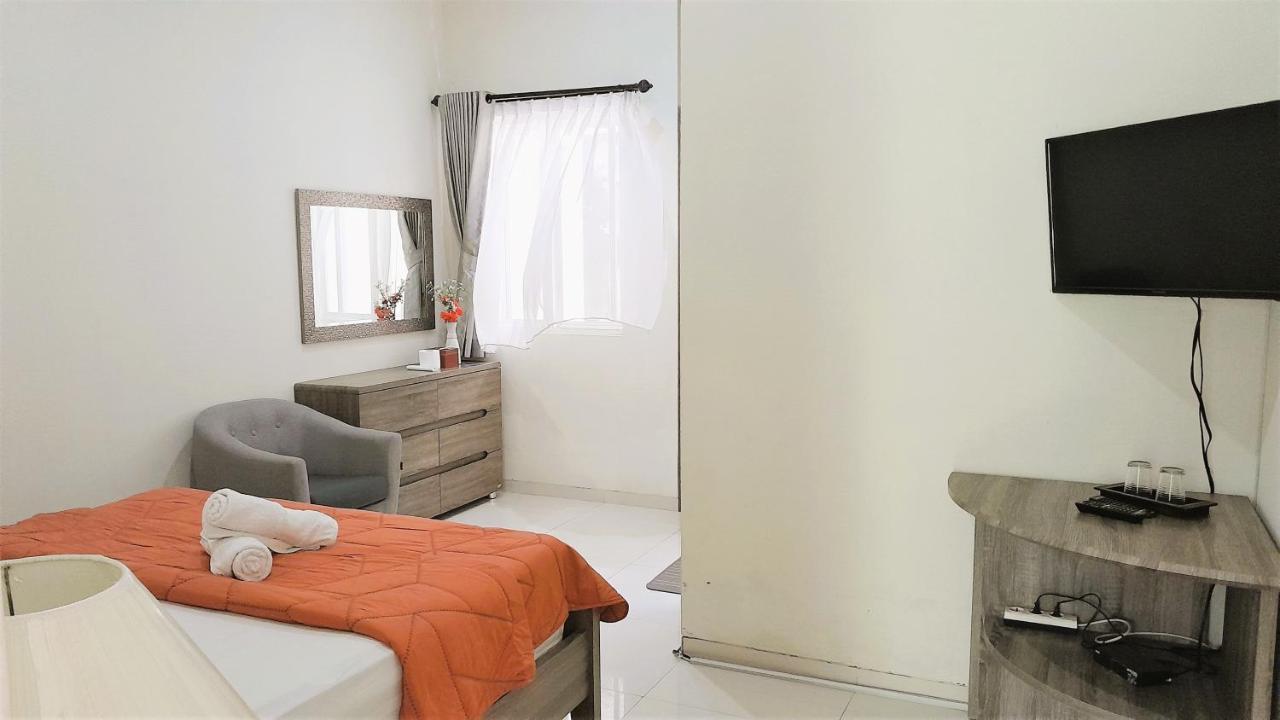 Surokarsan 9 House Yogyakarta 호텔 외부 사진