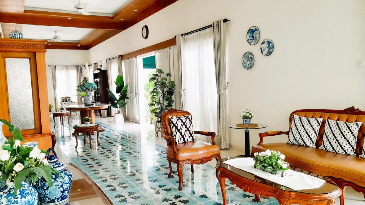 Surokarsan 9 House Yogyakarta 호텔 외부 사진