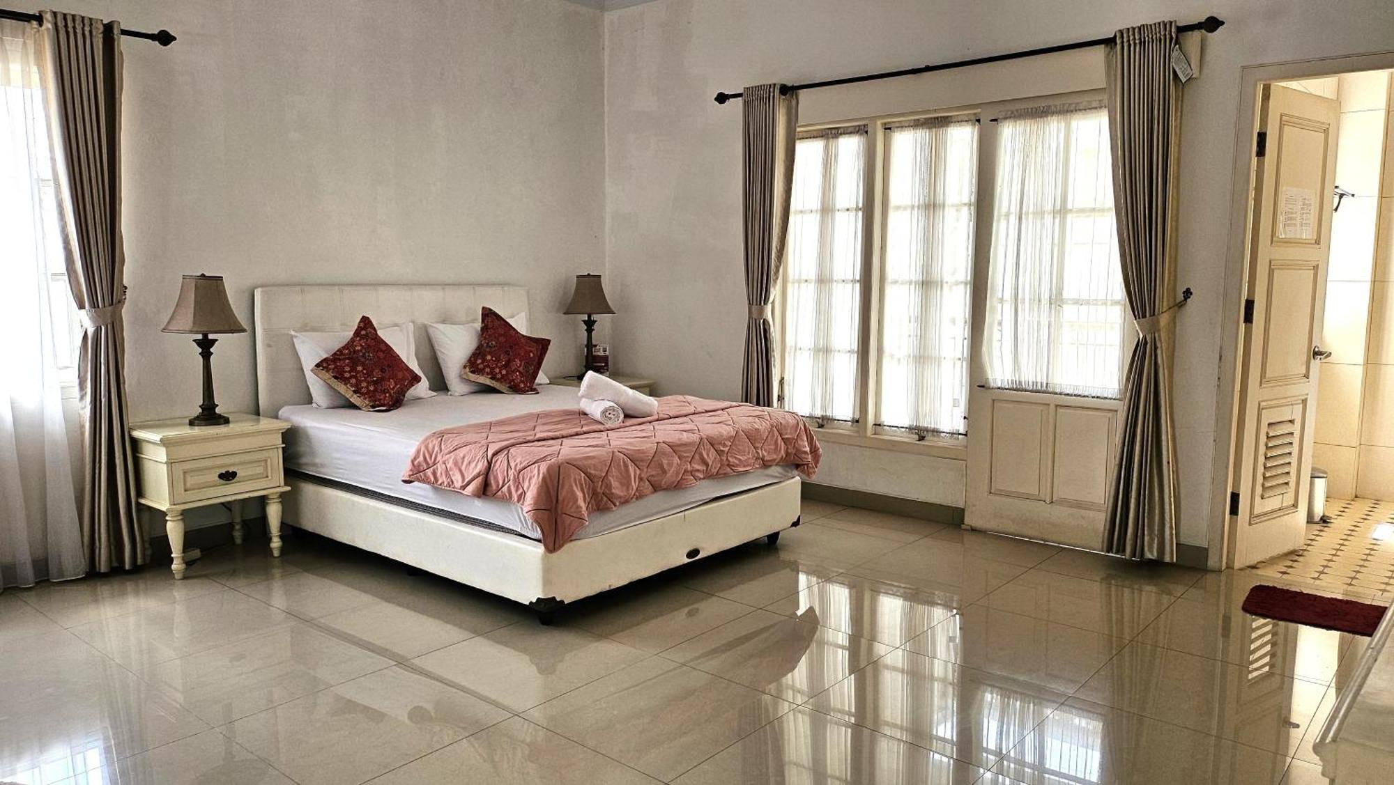 Surokarsan 9 House Yogyakarta 호텔 외부 사진