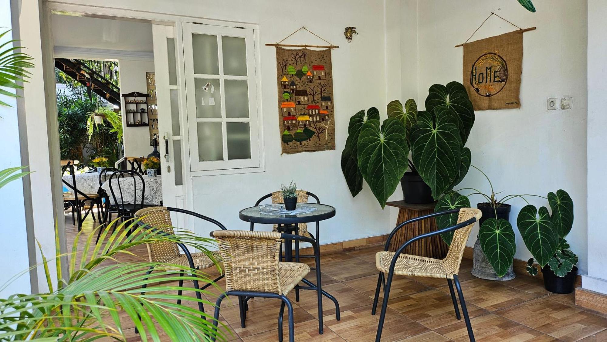 Surokarsan 9 House Yogyakarta 호텔 외부 사진