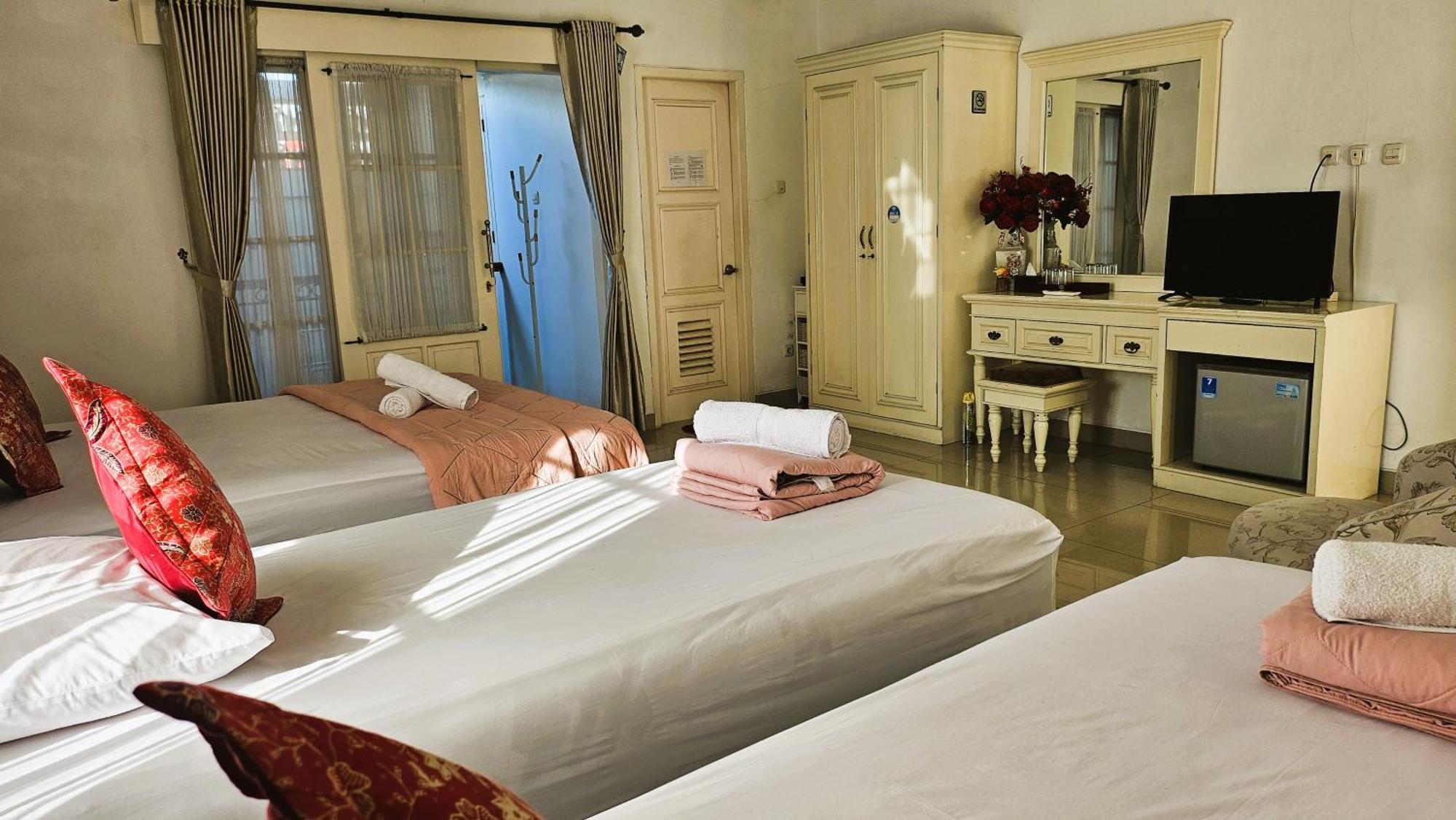 Surokarsan 9 House Yogyakarta 호텔 외부 사진