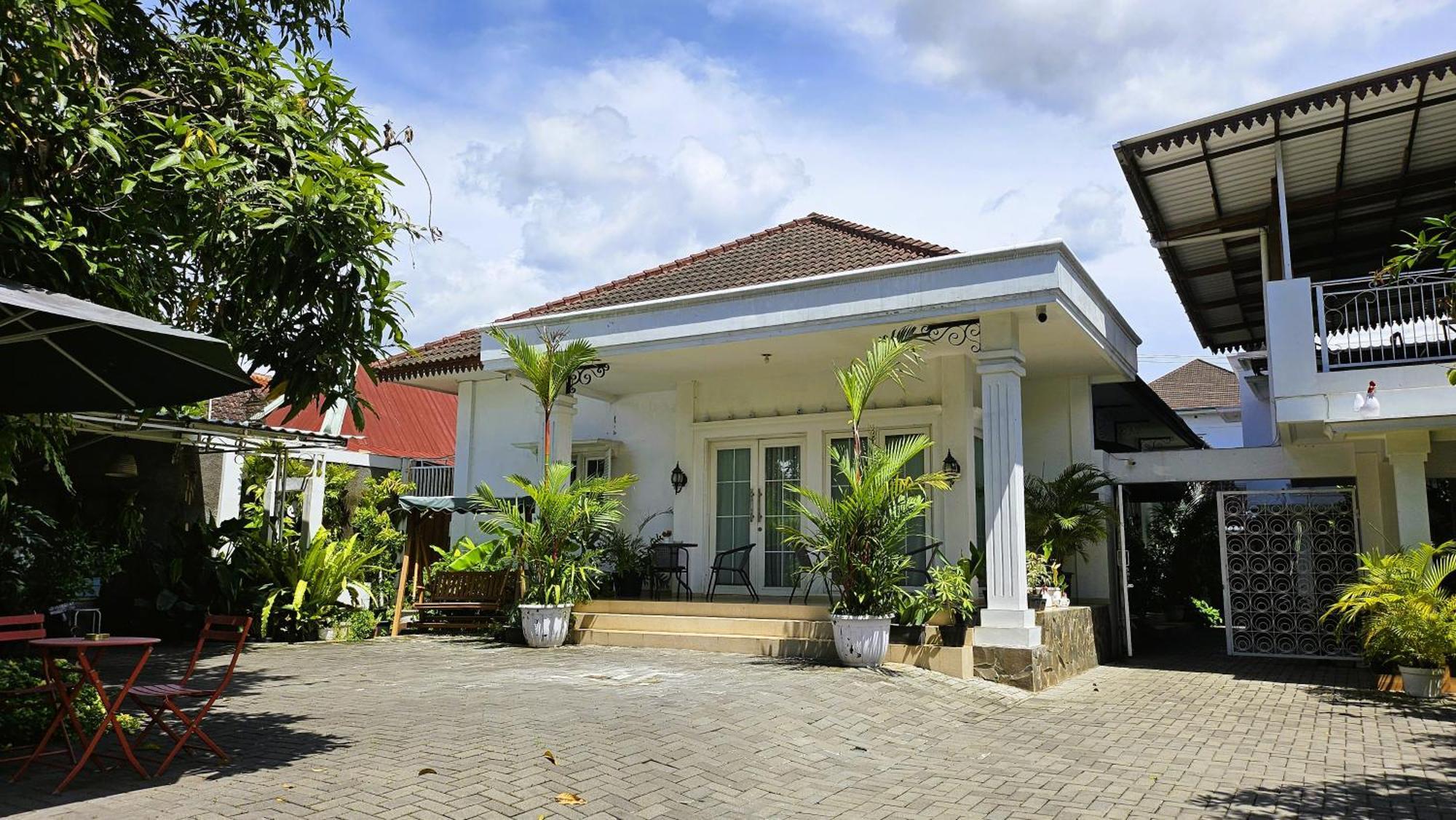 Surokarsan 9 House Yogyakarta 호텔 외부 사진