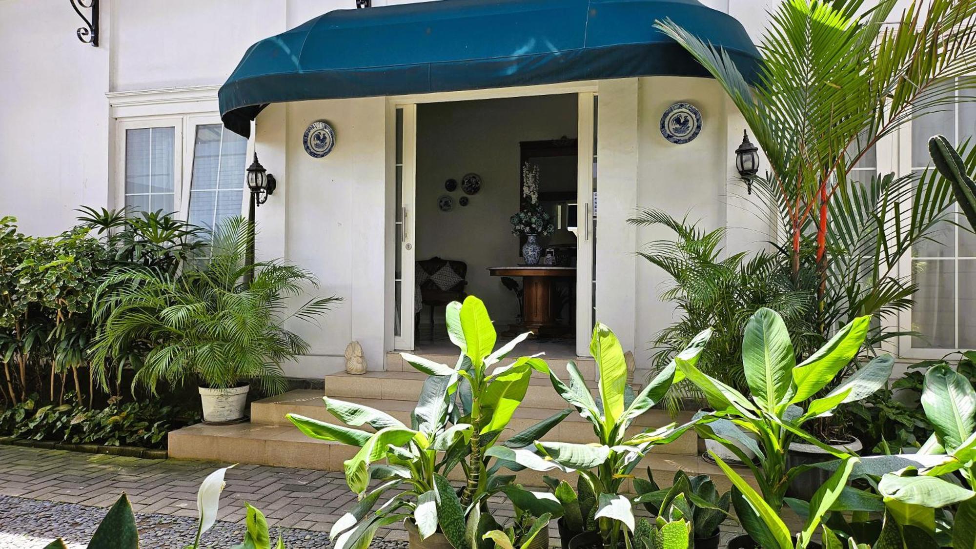 Surokarsan 9 House Yogyakarta 호텔 객실 사진