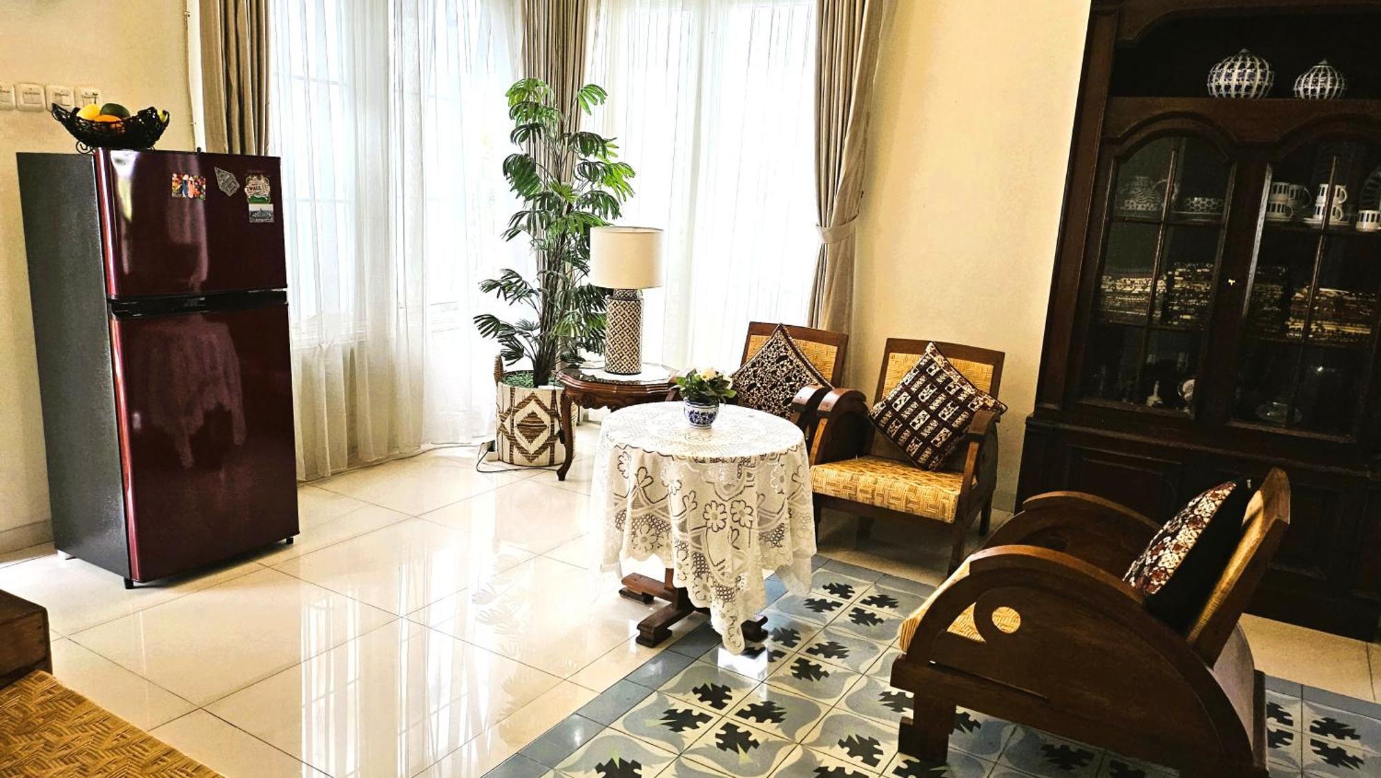Surokarsan 9 House Yogyakarta 호텔 객실 사진