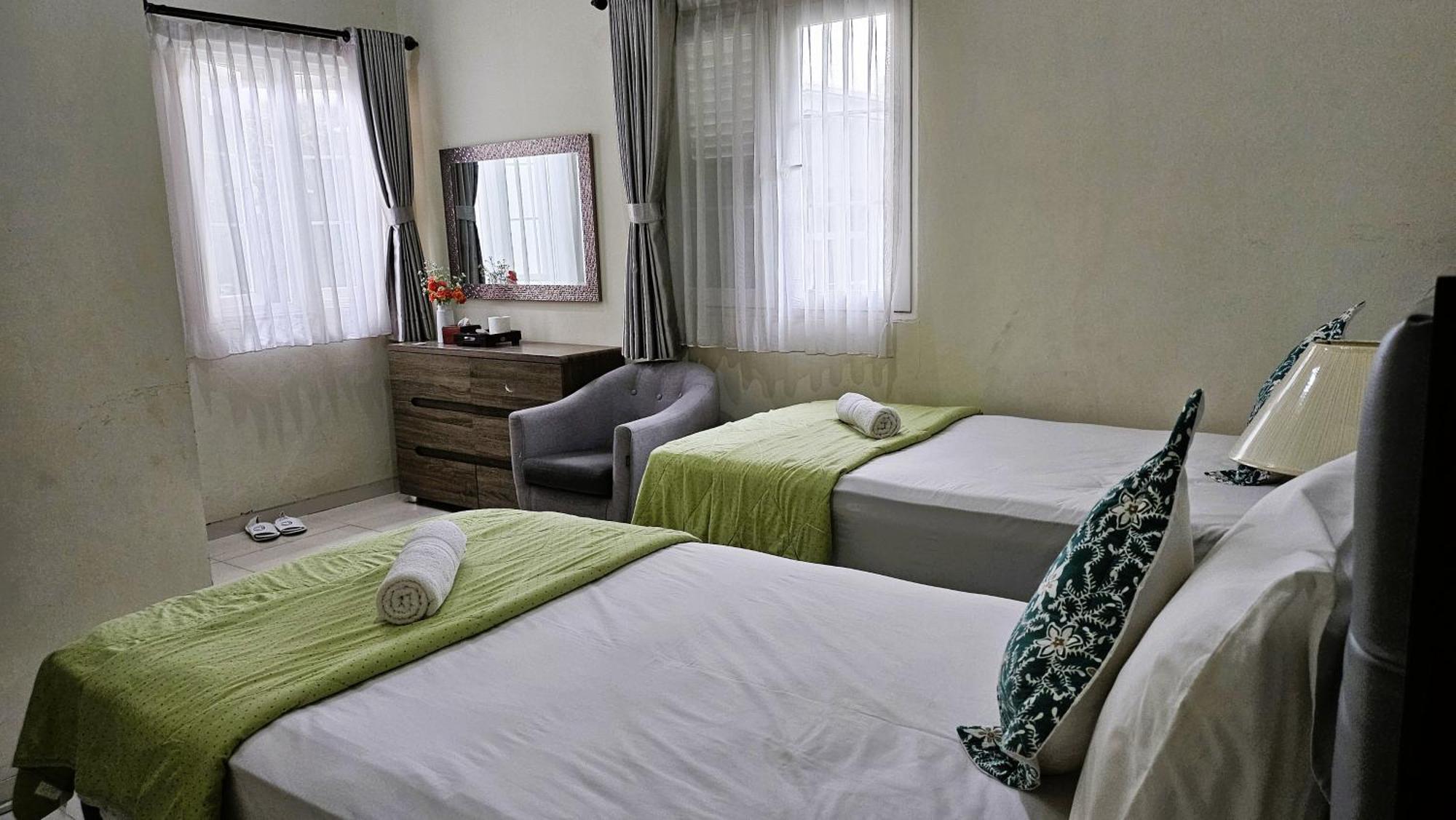Surokarsan 9 House Yogyakarta 호텔 외부 사진